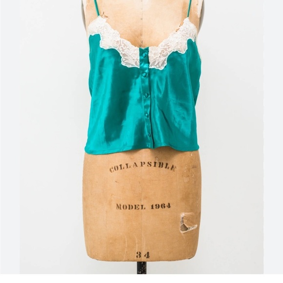 1980’s GREEN SATIN AND IVORY LACE CAMI BUTTON FRONT TOP PEARLS SIZE MEDIUM - Picture 7 of 7